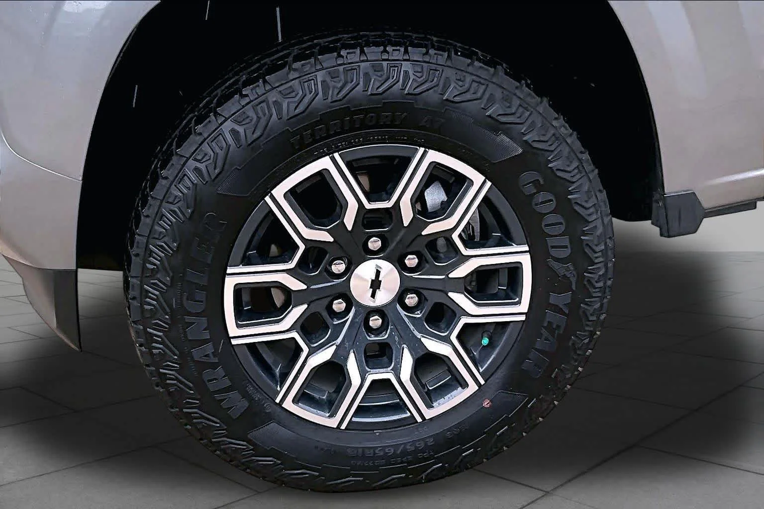 Used 2024 Sterling Gray Metallic Chevrolet 4WD Z71 image 11