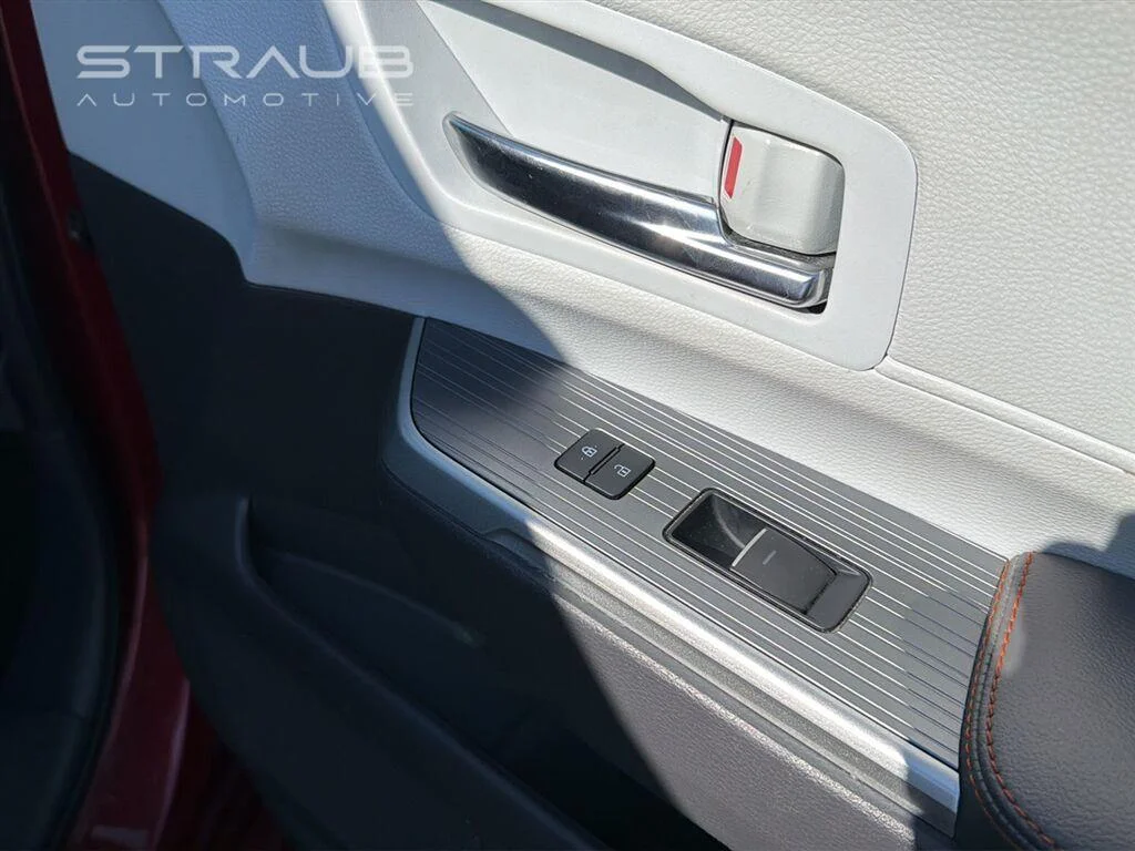 Used 2022 Ruby Flare Pearl TOYOTA  image 9