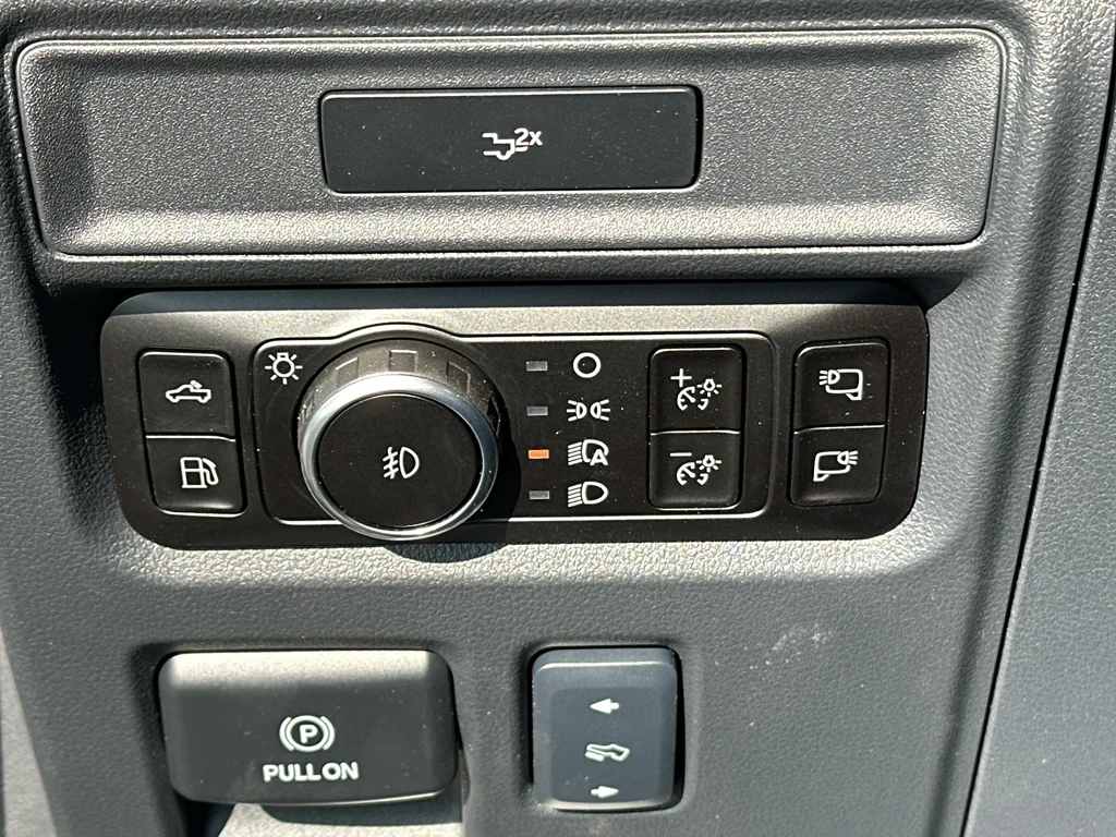 New 2026 Agate Black Metallic Ford Lariat® image 31