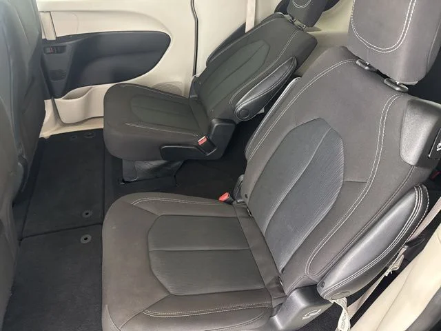 Used 2023 Black Chrysler LX image 24