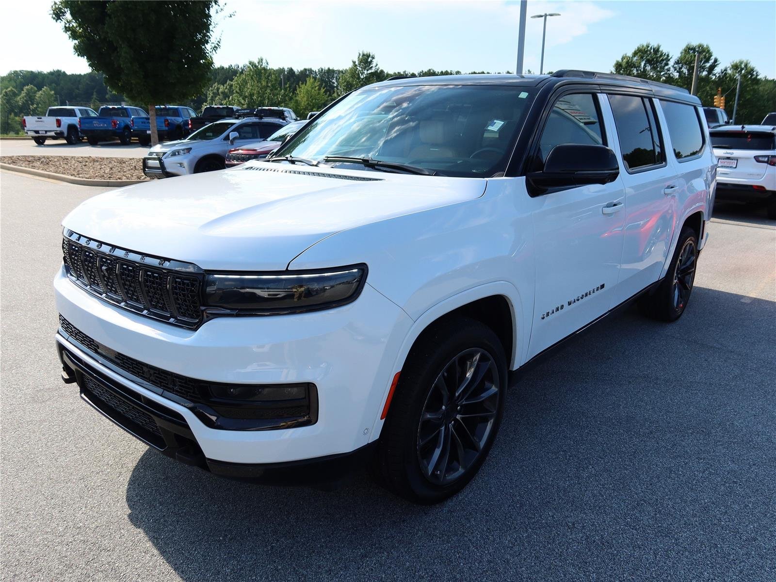 Certified Used 2025 Bright White Clearcoat Jeep Series III Obsidian image 3