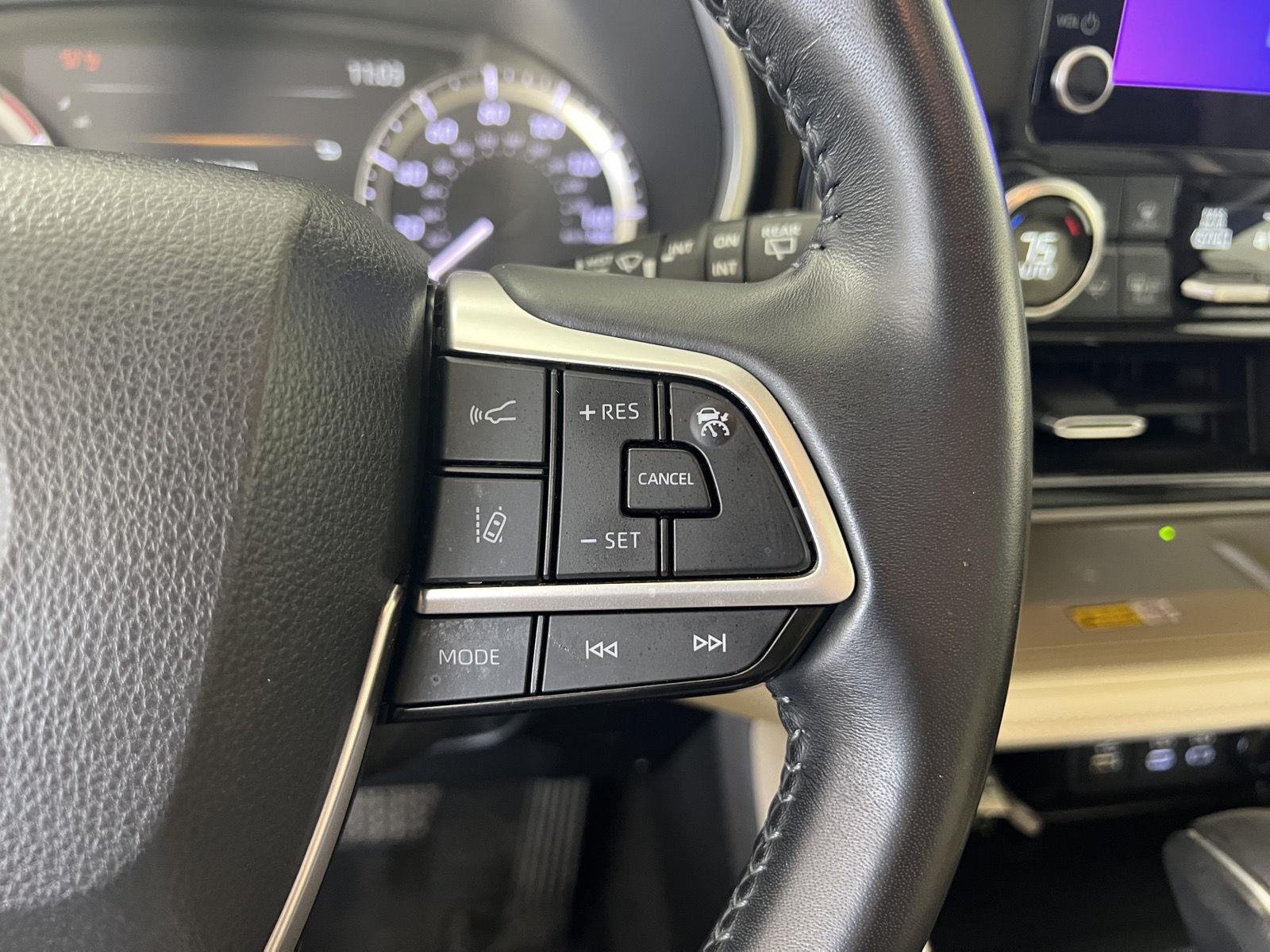 Used 2023 Wind Chill Pearl Toyota XLE image 12