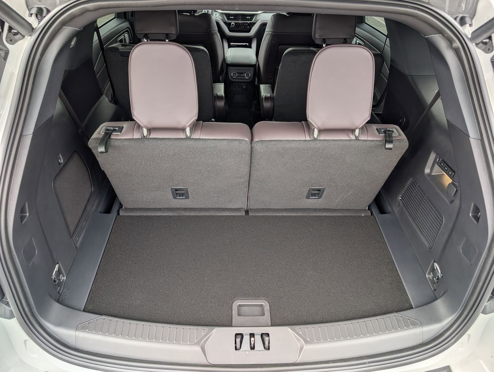 2026 Ford Explorer Platinum - Photo 14