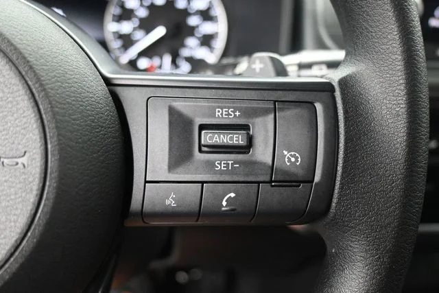 Used 2022 Gray Nissan S image 17