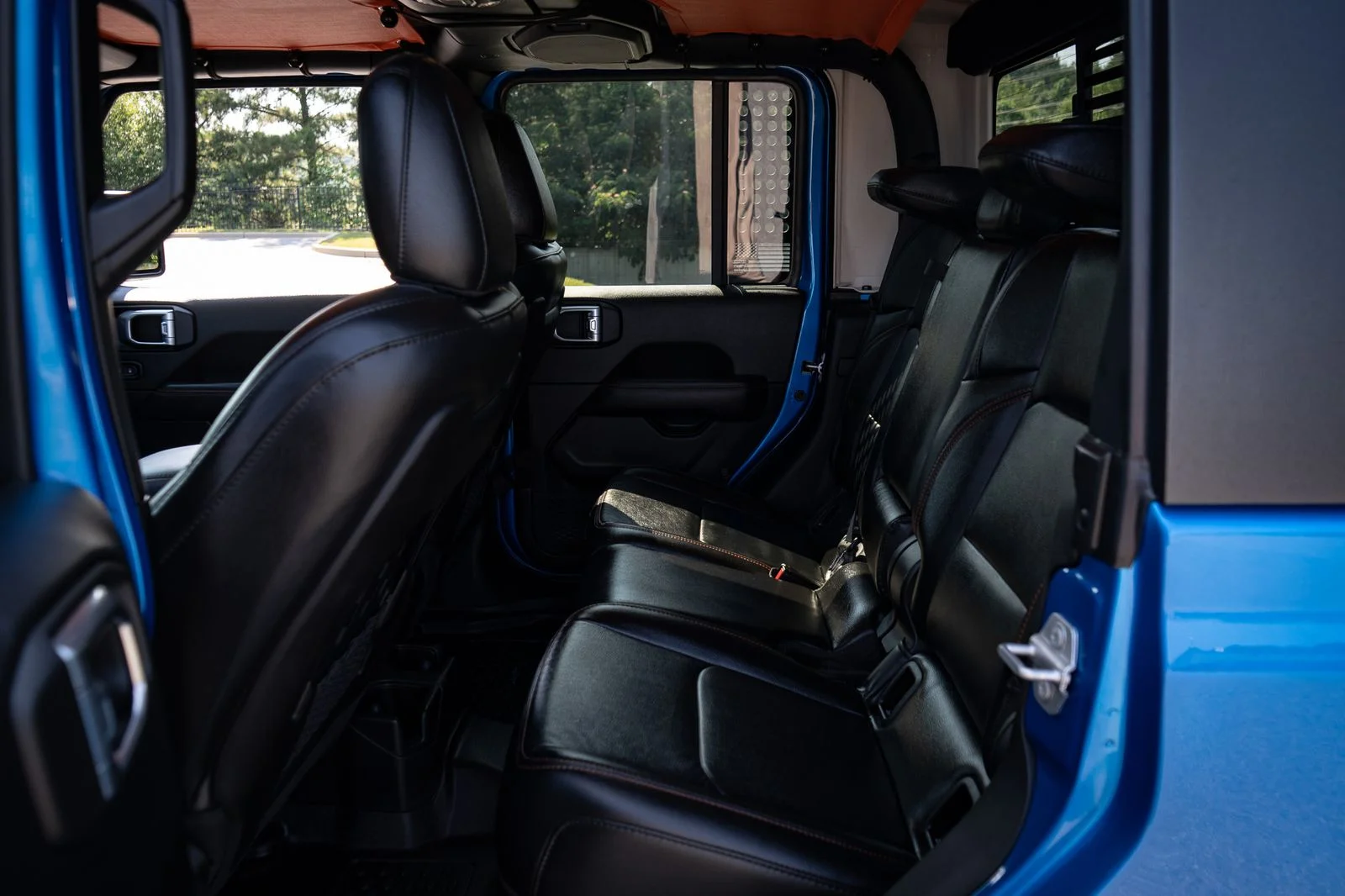 Used 2023 Blue Pearl Jeep Mojave image 18