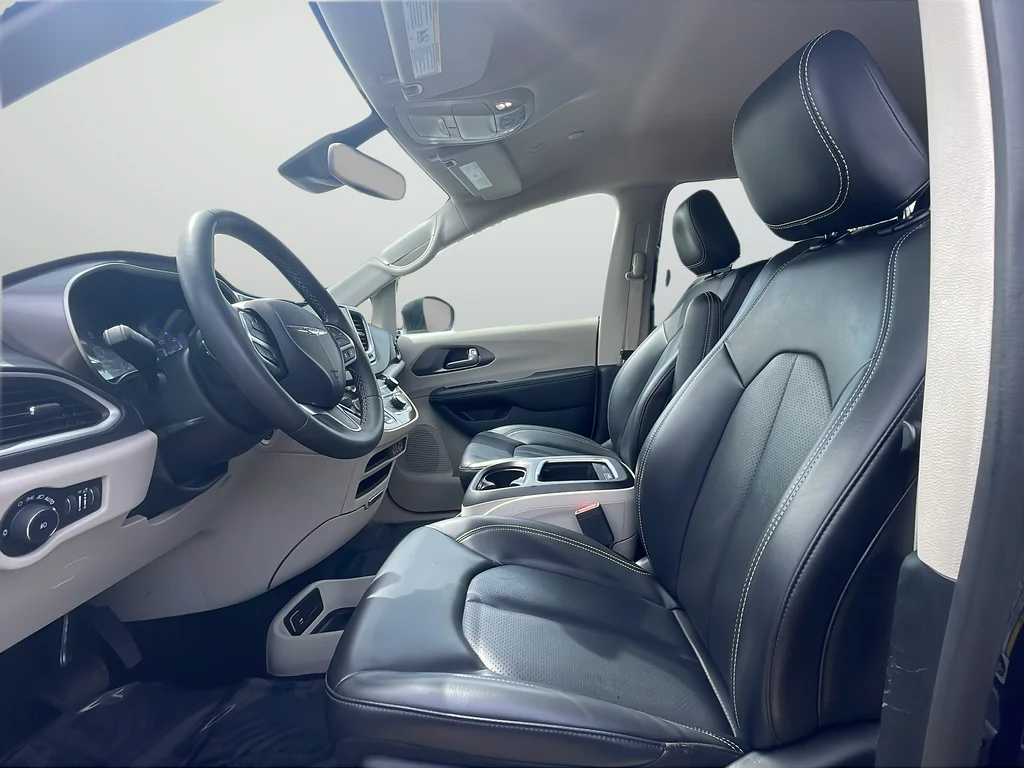 Used 2023 Blue Chrysler Touring L image 10