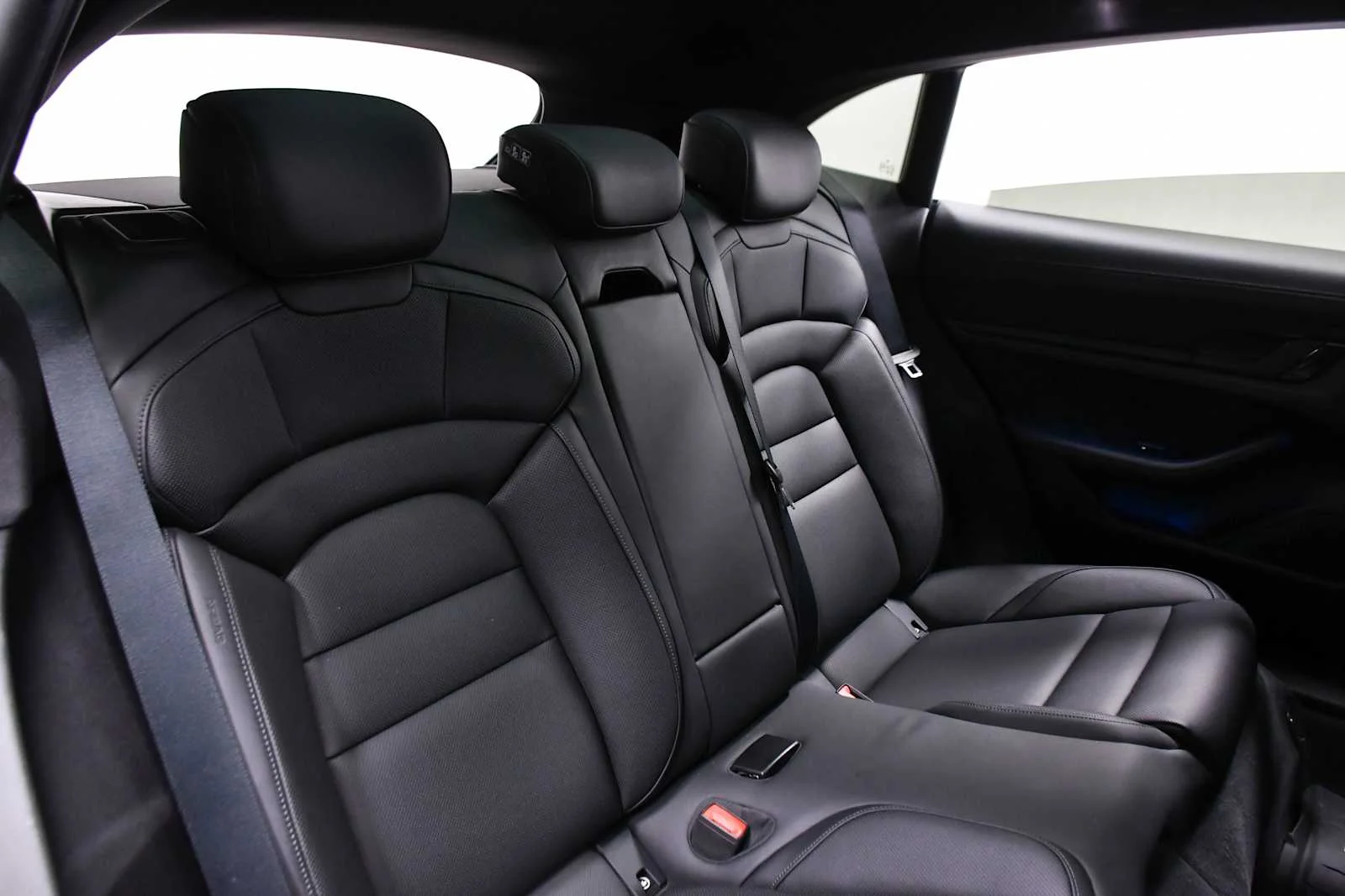 Used 2021 Jet Black Metallic Porsche 4 image 21