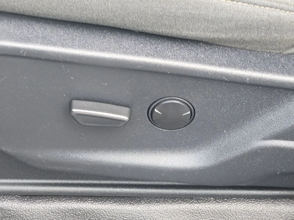 Used 2023 White Ford XLT image 25