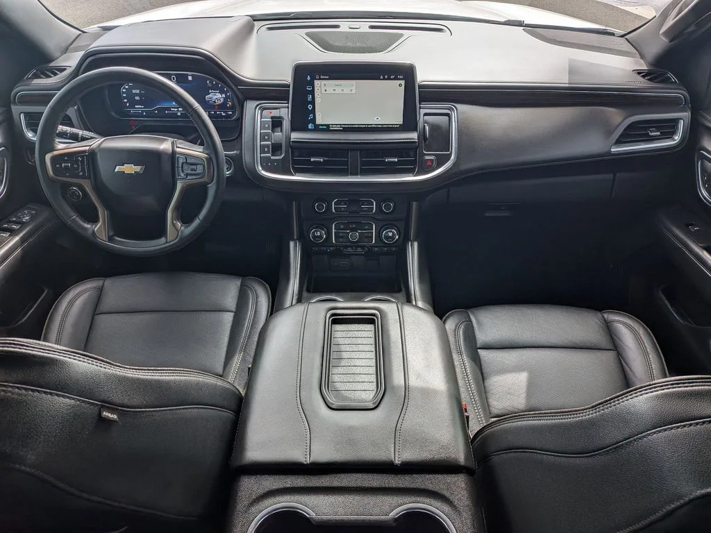 Used 2023 Iridescent Pearl Tricoat Chevrolet High Country image 18