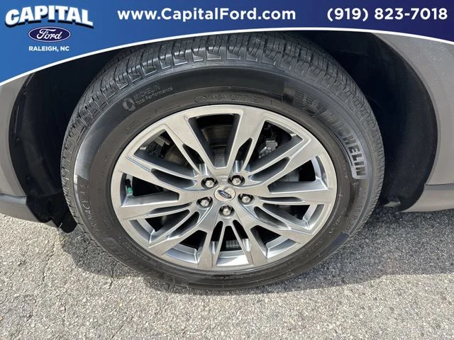Used 2025 Gray Ford Platinum image 13