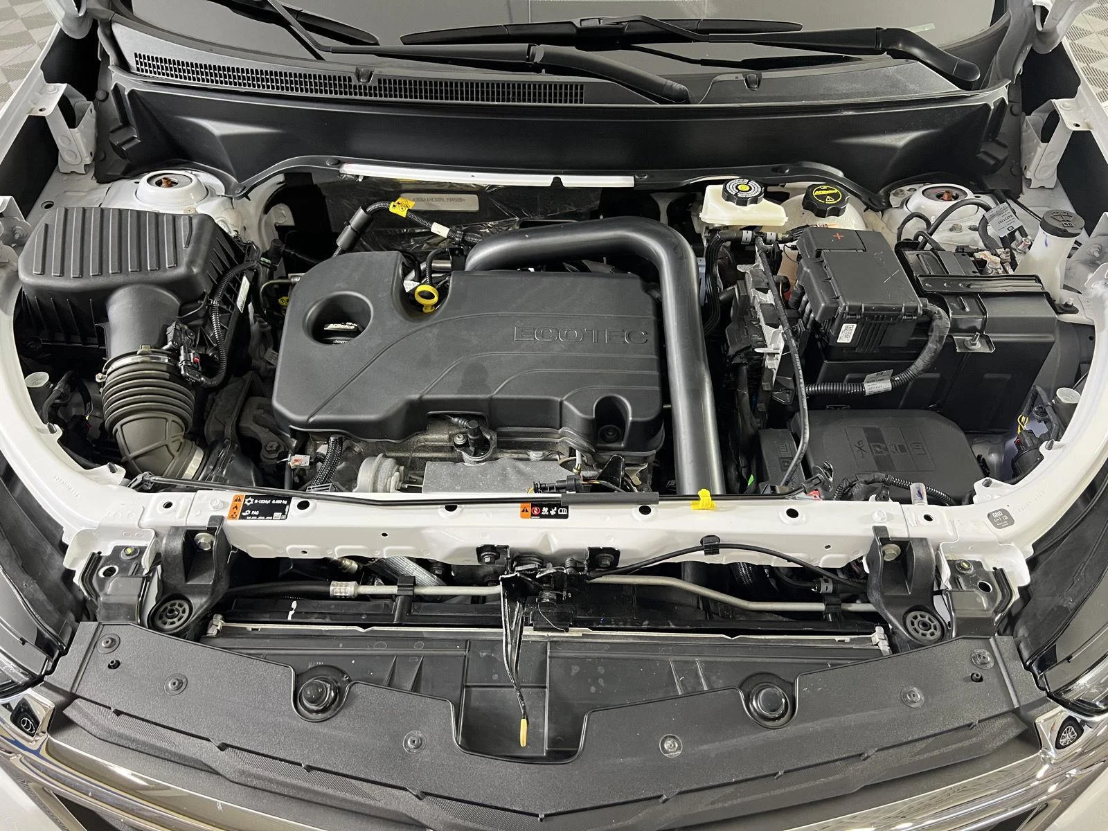 Used 2024 Summit White Chevrolet LS image 27