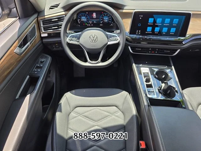 Certified Used 2025 Deep Black Pearl Volkswagen 2.0T SE W/TECHNOLOGY image 13