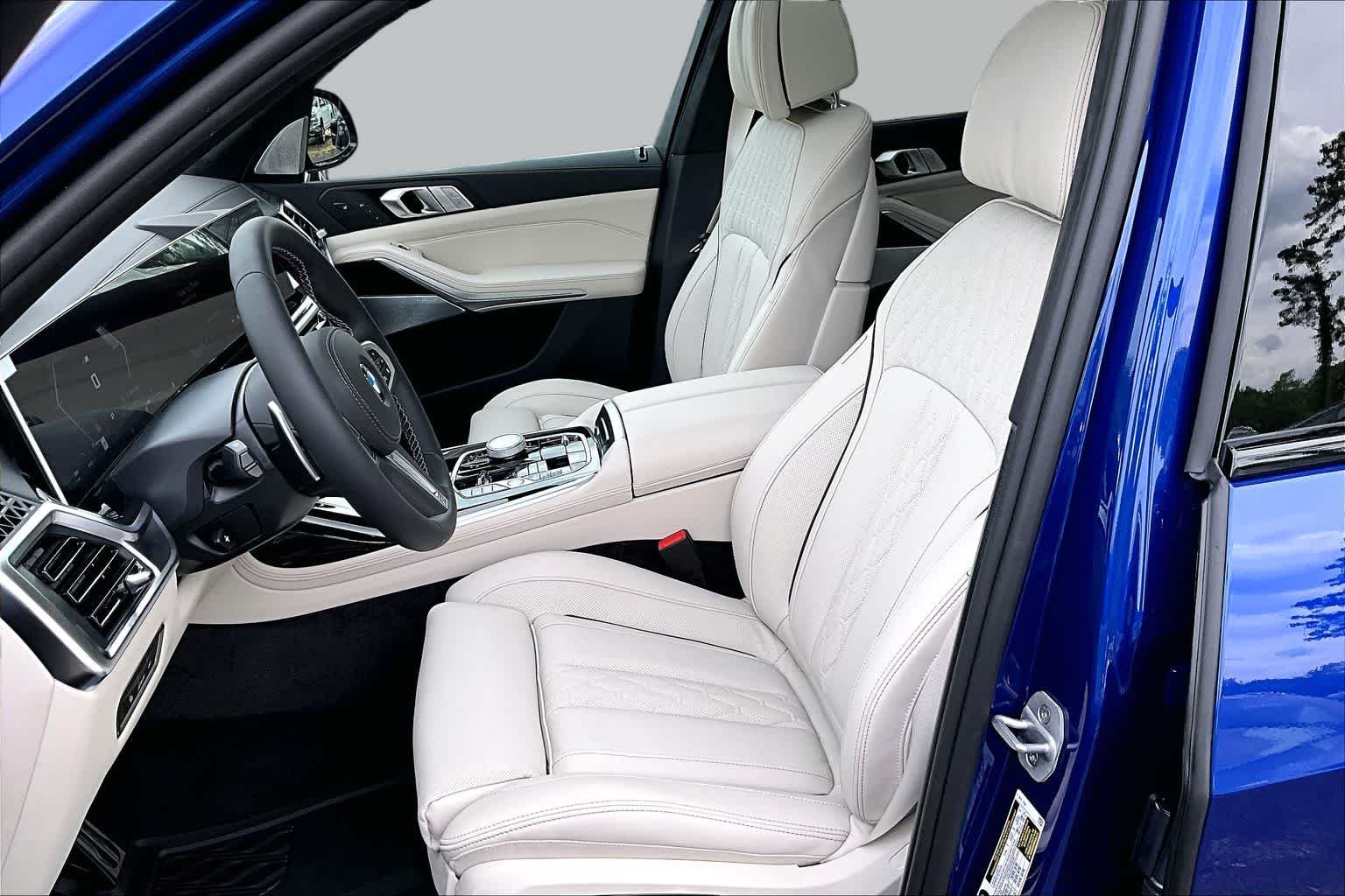 New 2027 Marina Bay Blue Metallic BMW M60i image 9