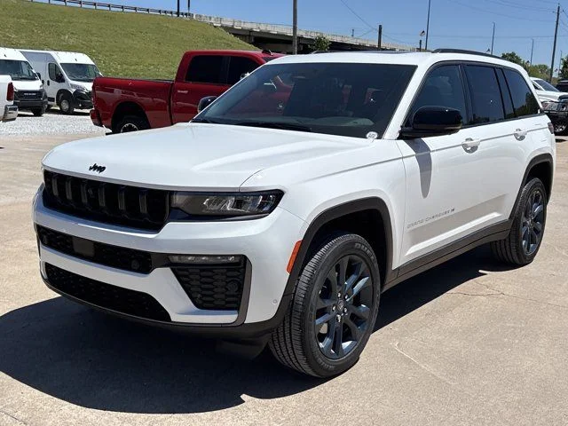 New 2026 Bright White Clear-Coat Exterior Paint Jeep  image 10