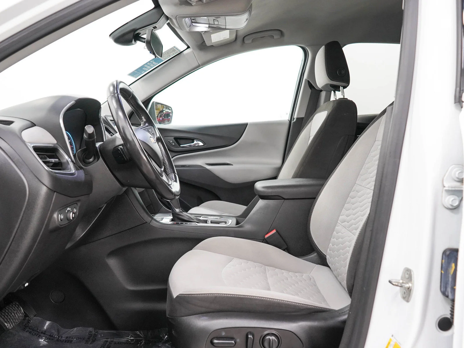 Used 2020 Summit White Chevrolet LT image 22