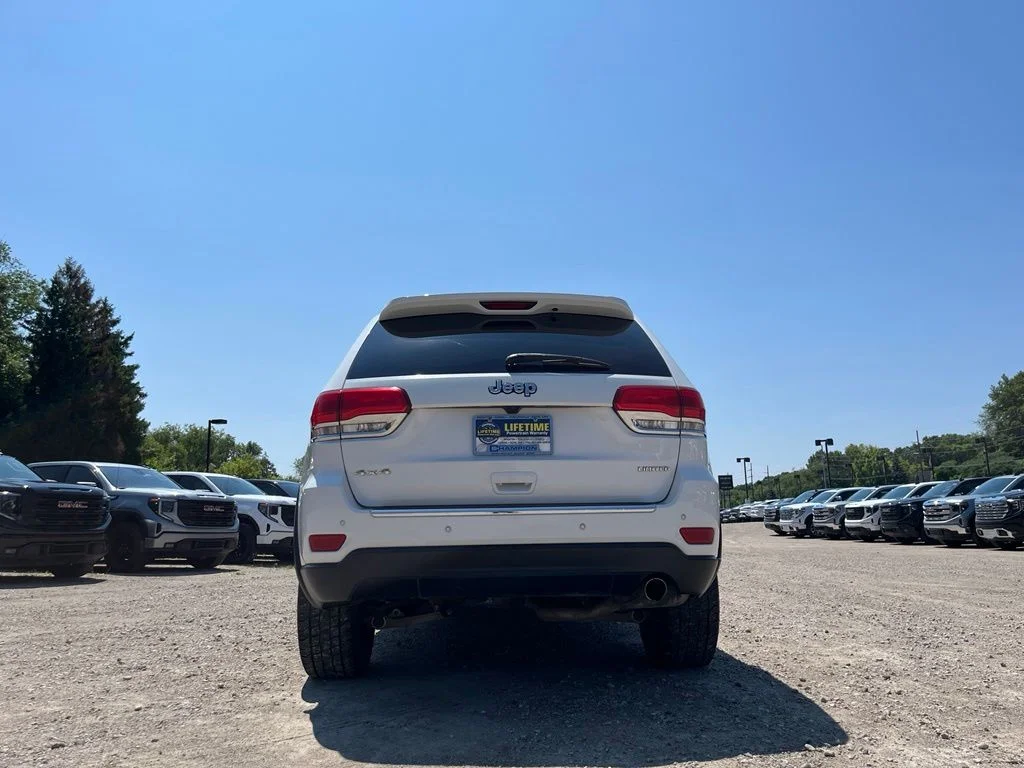 Used 2019 Bright White Clearcoat Jeep Limited image 11