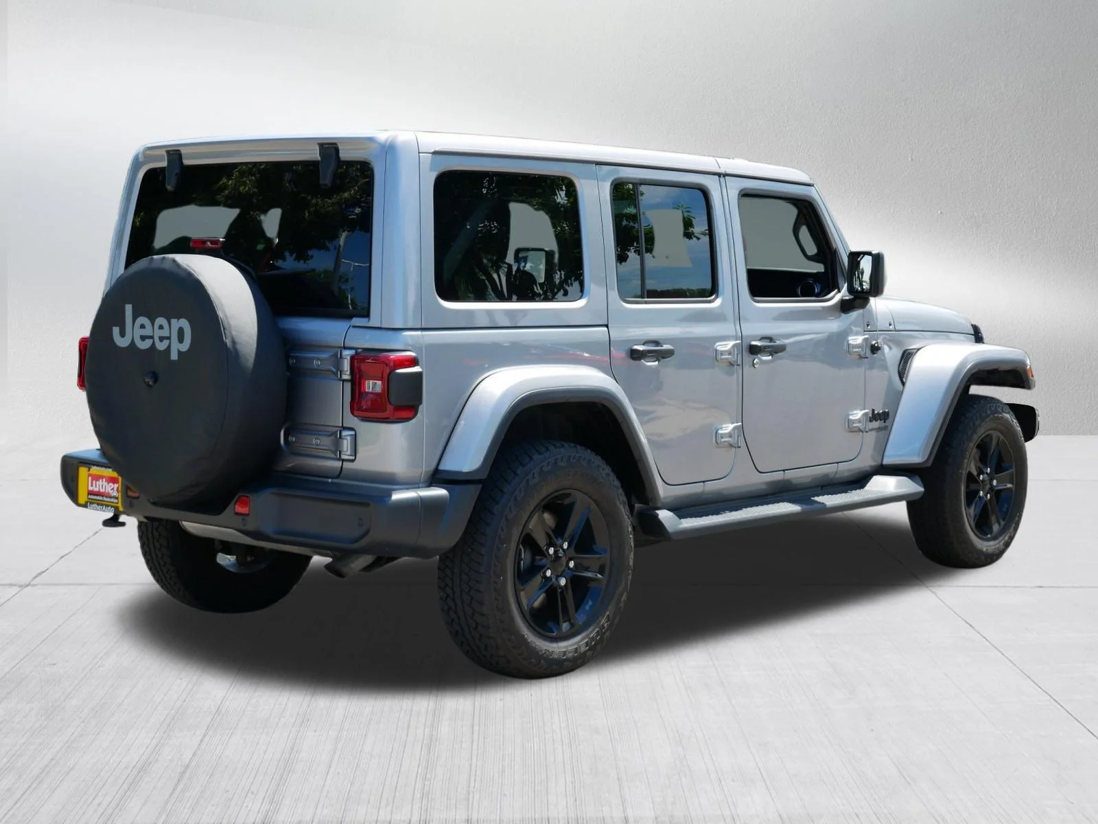 Used 2021 Billet Silver Metallic Clearcoat Jeep Unlimited Sahara Altitude image 7