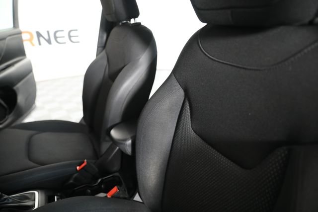 Used 2019 Gray Jeep Latitude image 19