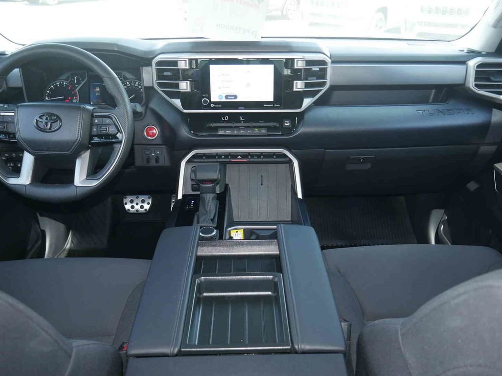 Used 2024  Toyota SR5 image 5