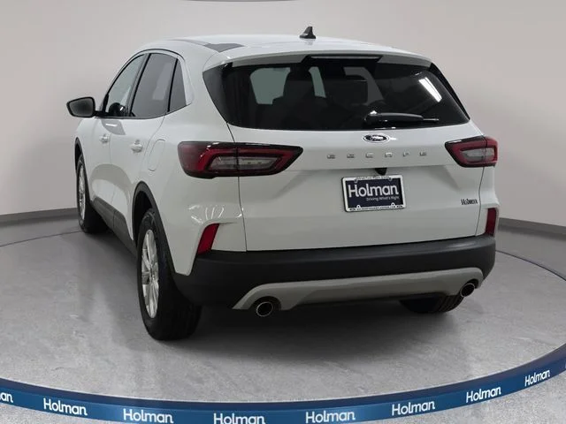 Used 2023 White Ford Active image 6