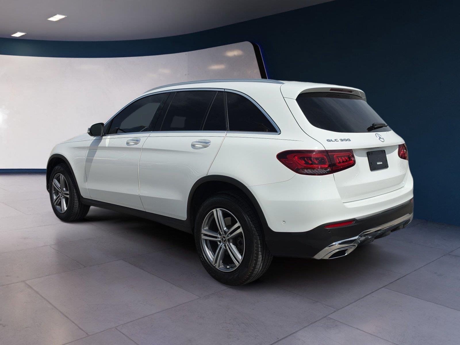 Used 2022 Polar White Mercedes-Benz GLC 300 image 3
