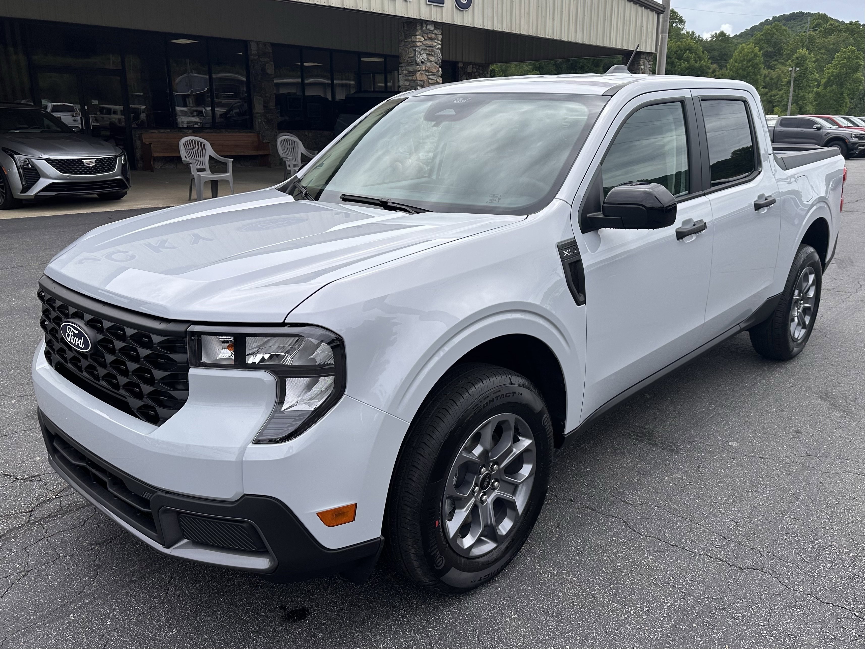 New 2026 Space White Metallic Ford XLT image 2