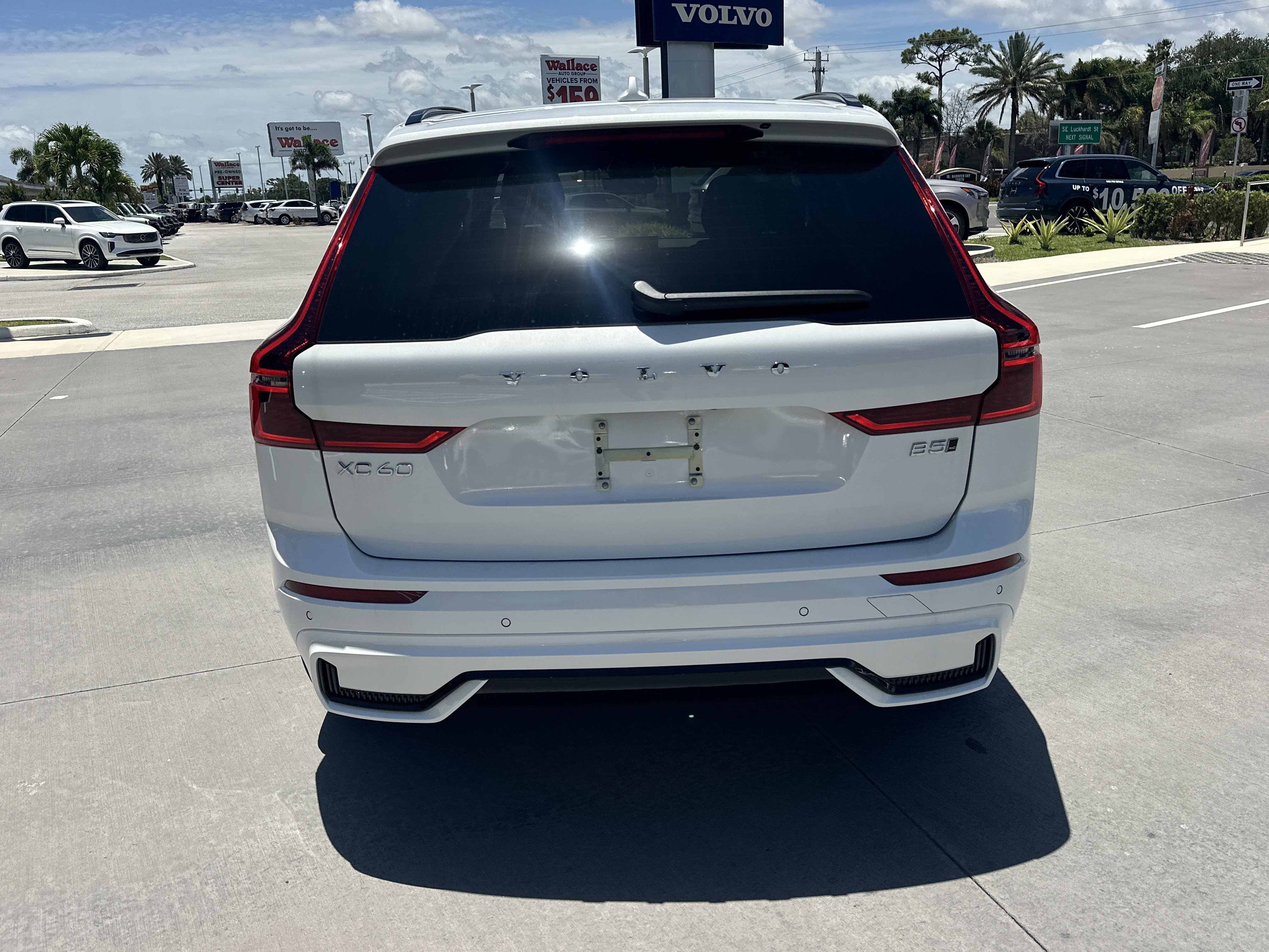 New 2026  Volvo Core image 8
