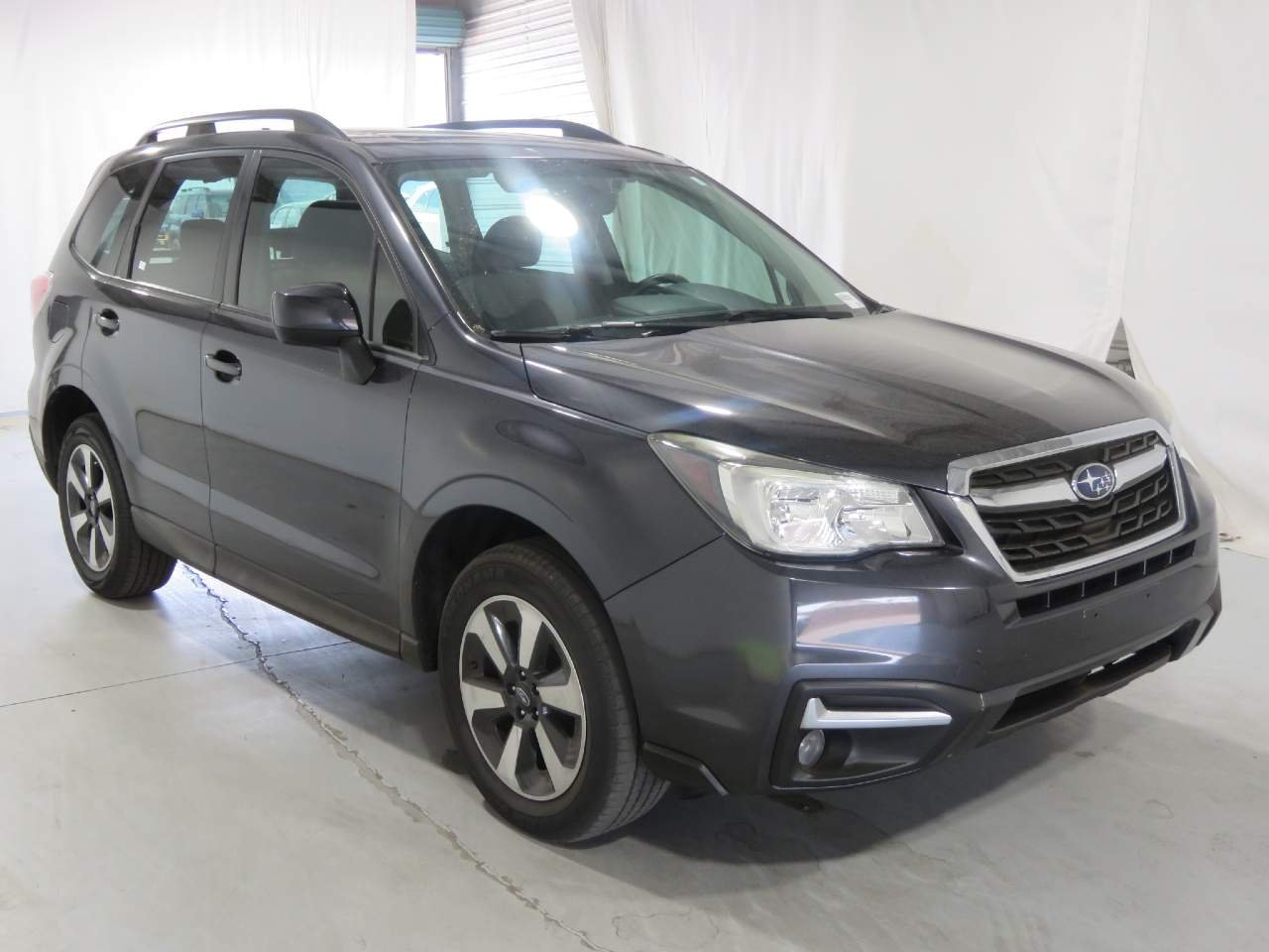 Used 2018 Quartz Blue Pearl Subaru 2.5i Premium image 3