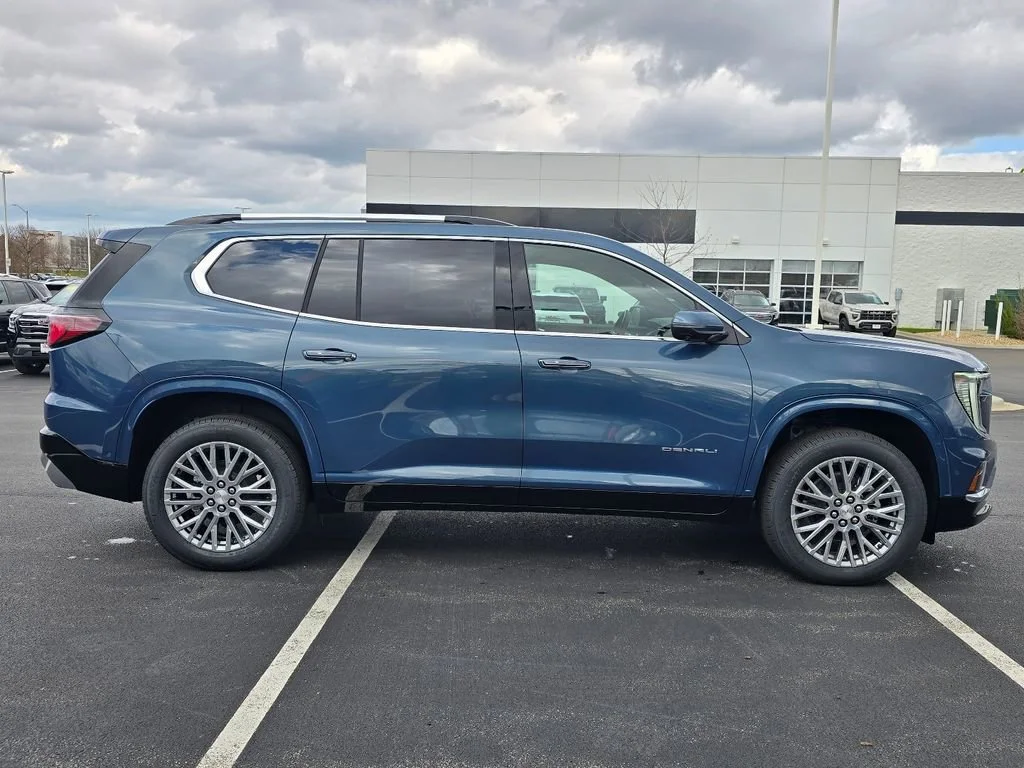 2026 GMC Acadia Denali - Photo 10