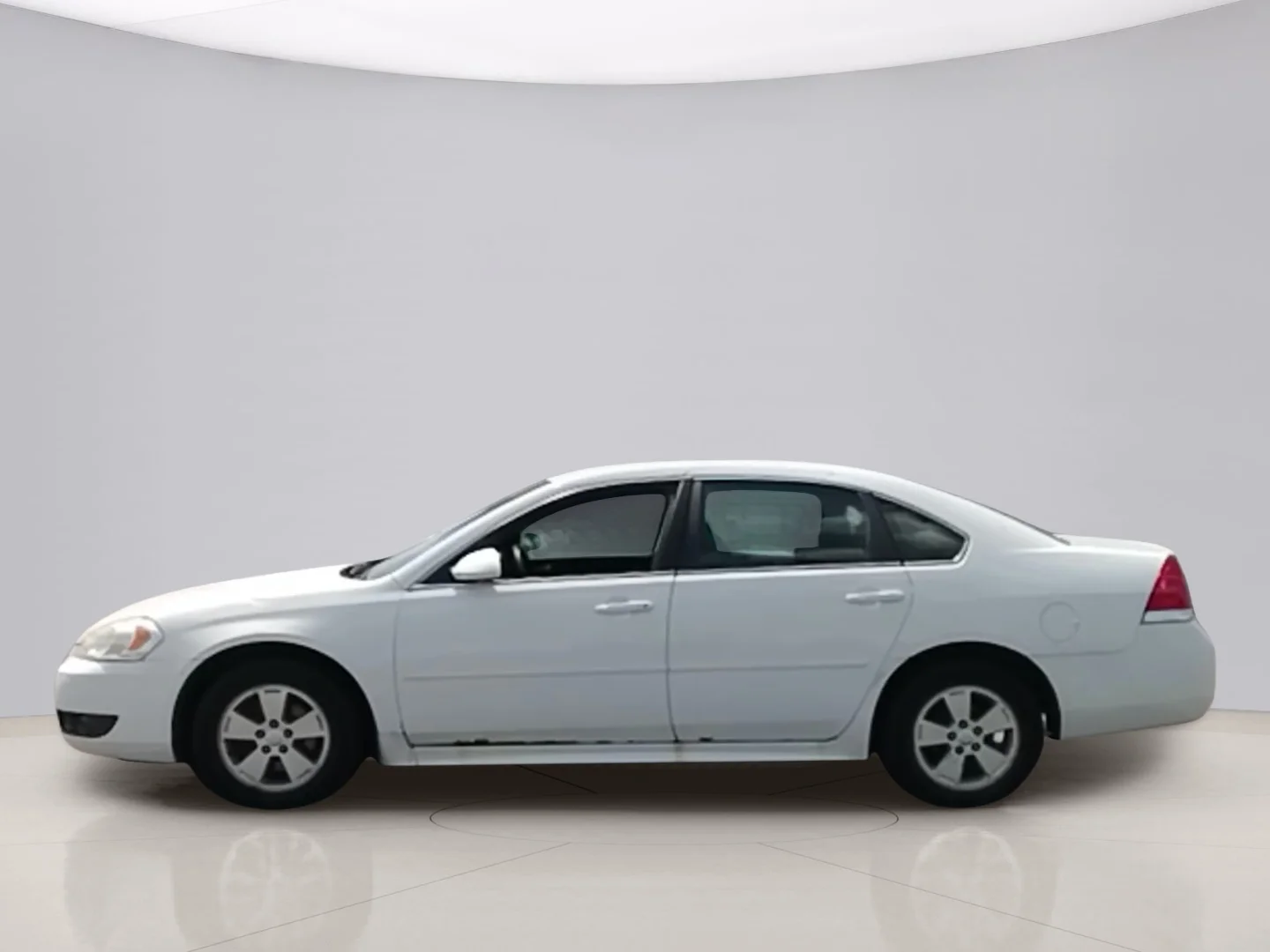 Used 2010 White Chevrolet LT image 2