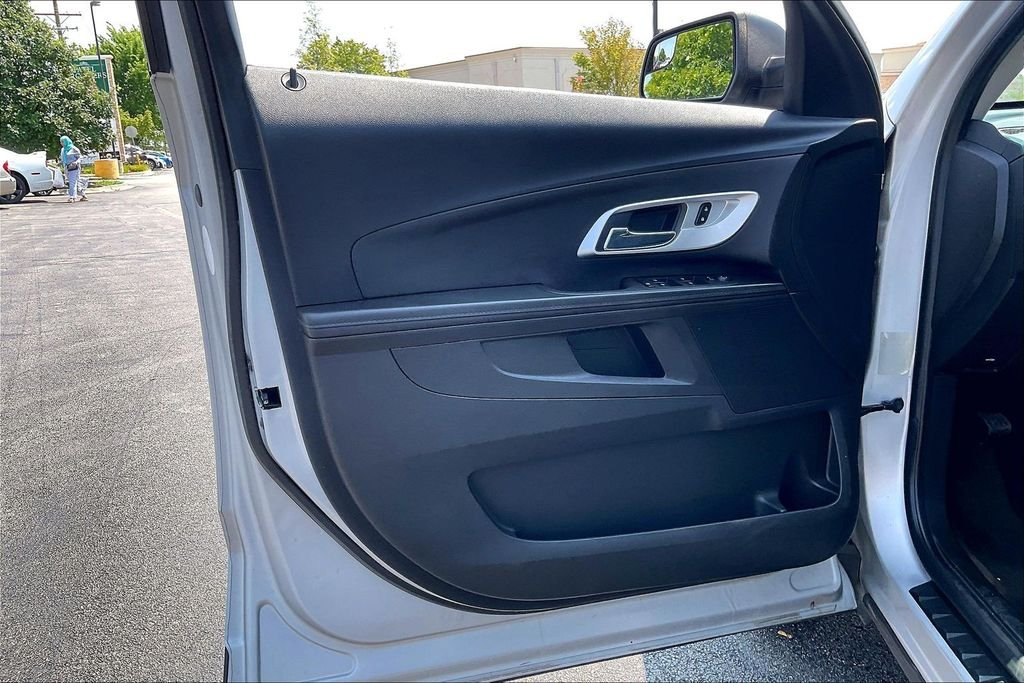Used 2014 Silver Chevrolet LS image 26