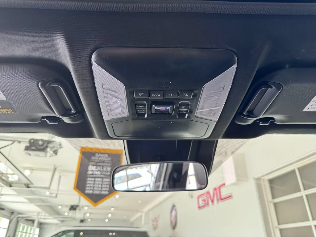 2024 Toyota RAV4 SE - Photo 27