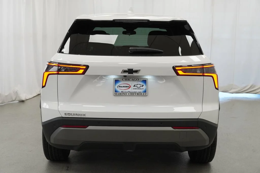 New 2027 Summit White Chevrolet LT image 35