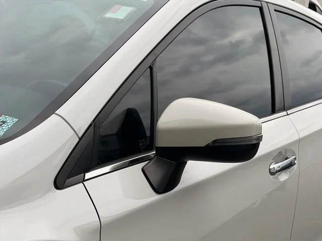 Used 2022 White Subaru Limited image 4