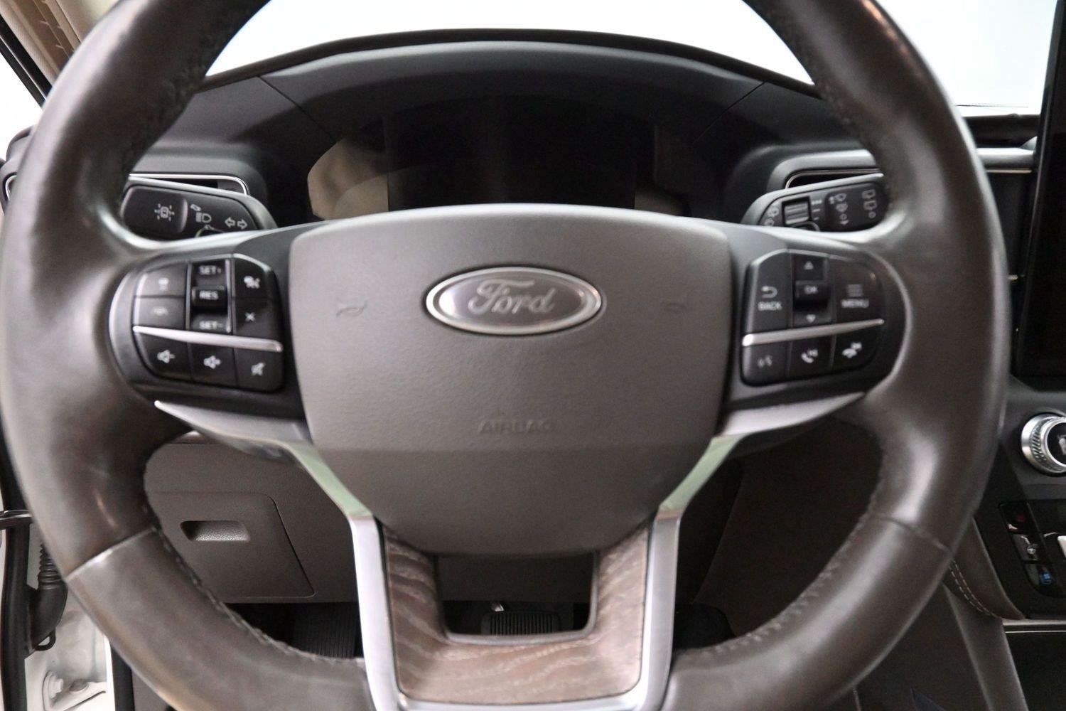 Used 2020 Star White Metallic Tri-Coat Ford Platinum image 16