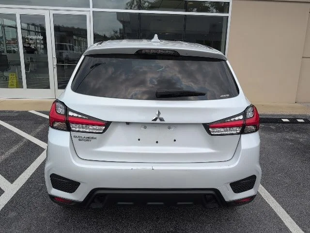 Used 2024  Mitsubishi 2.0 ES image 7