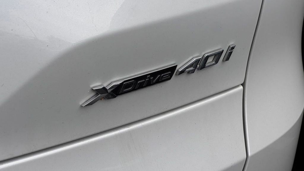 Used 2020 Mineral White Metallic BMW xDrive40i image 10
