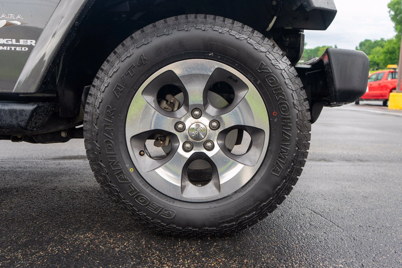 Used 2017 Granite Crystal Metallic Clearcoat Jeep Unlimited Sahara image 10