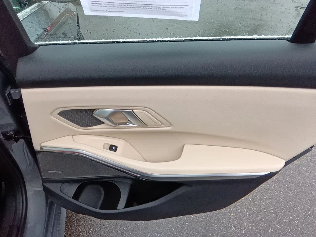 2025 BMW 3 Series 330i - Photo 21