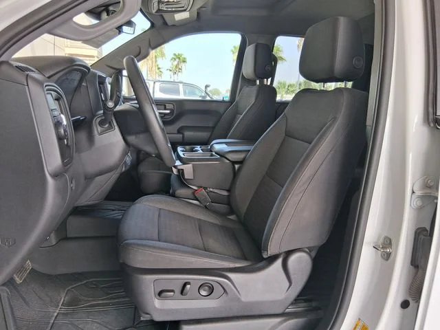 Used 2023 White Chevrolet Custom image 17