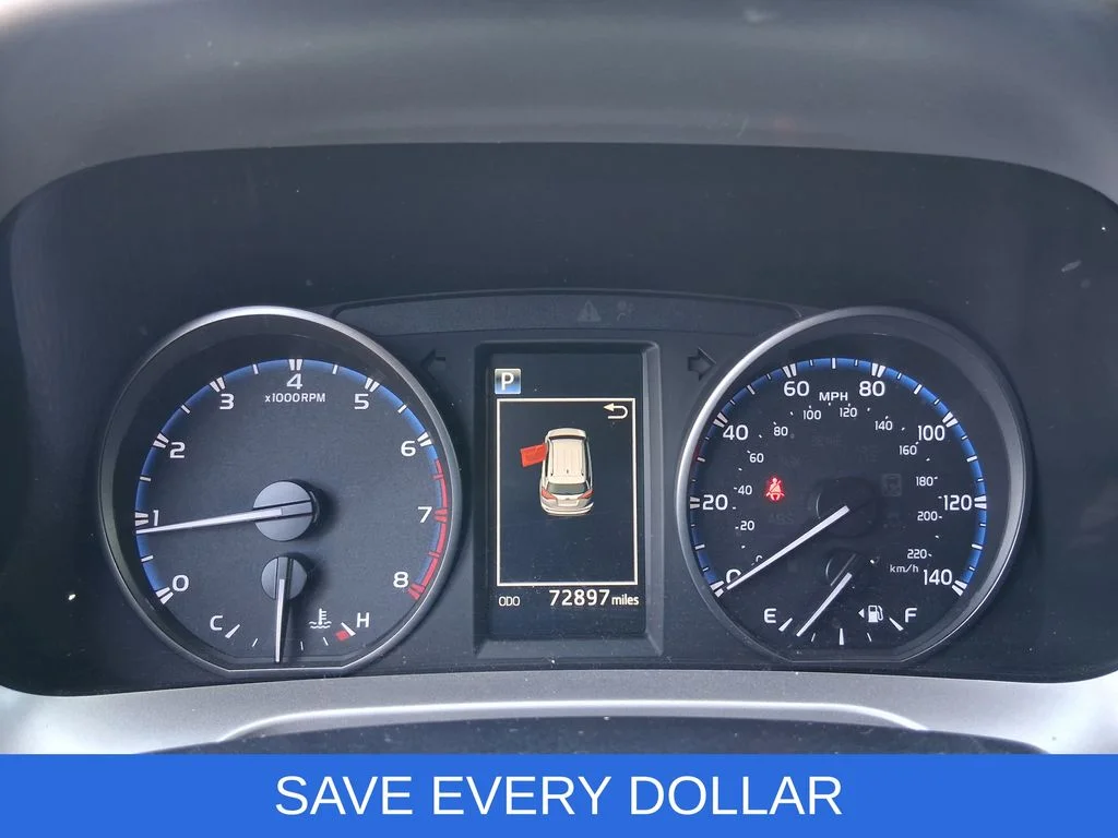 Used 2018 White Toyota LE image 10