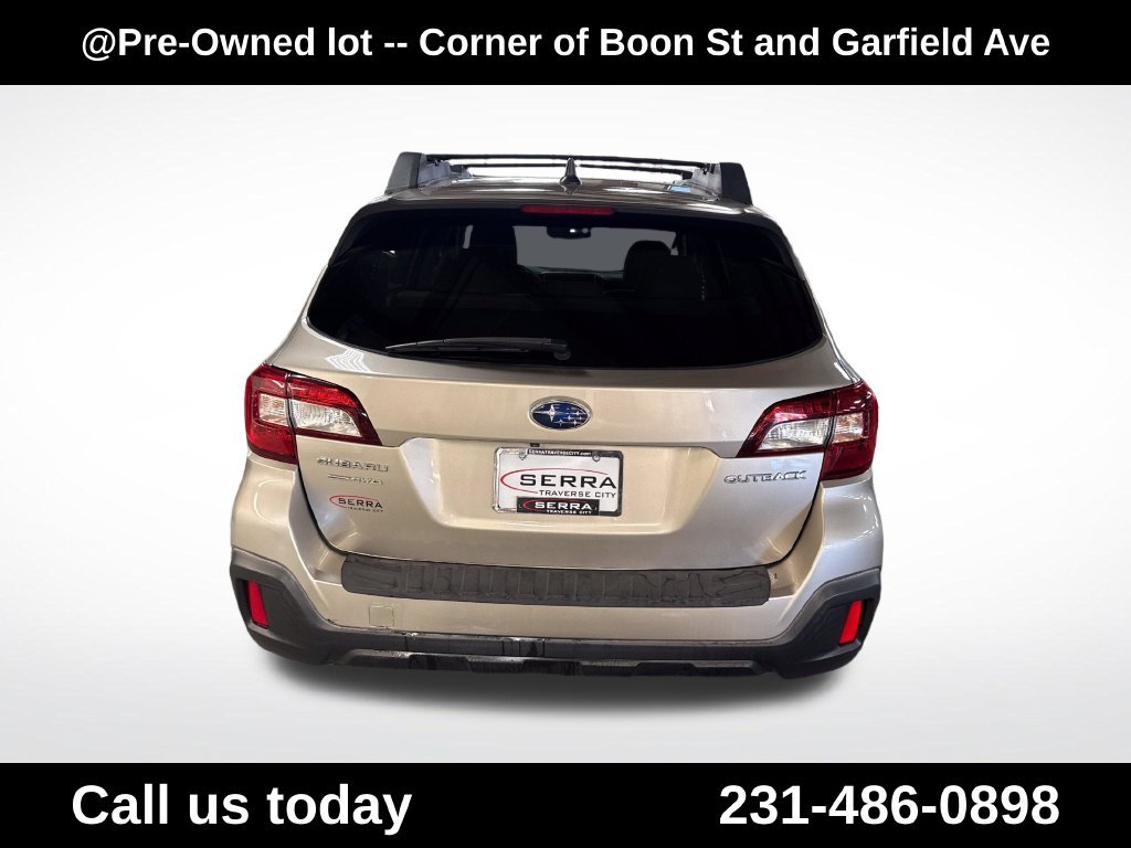 Used 2018 Gray Subaru 2.5i Premium image 4