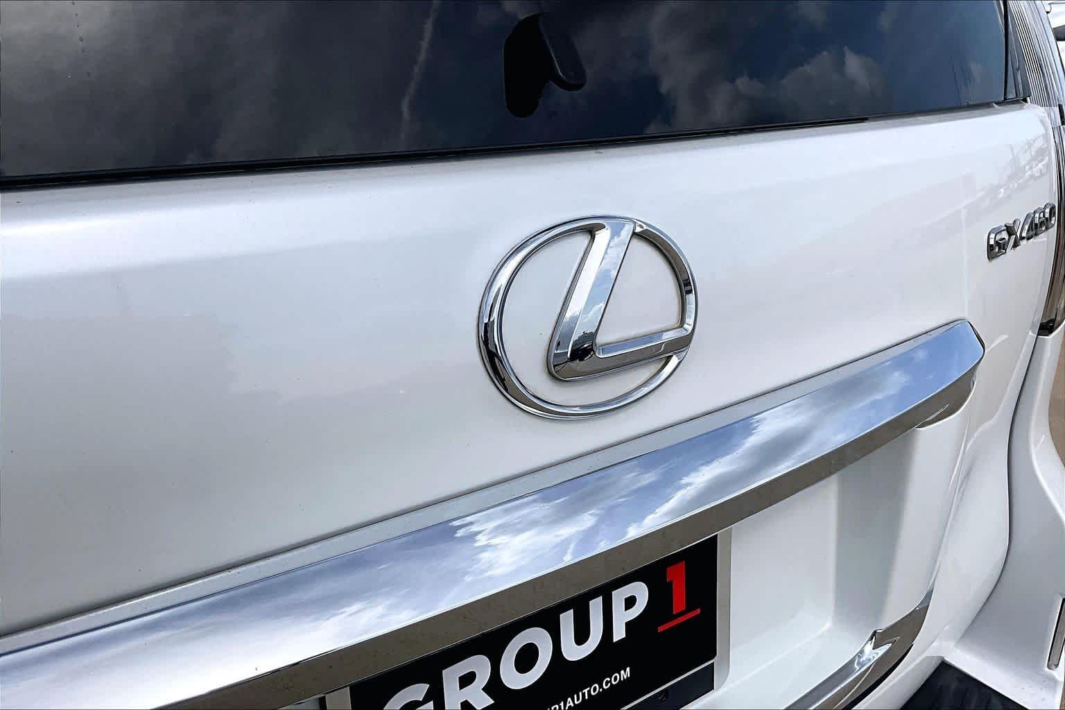 Used 2018 Starfire Pearl Lexus Luxury image 31