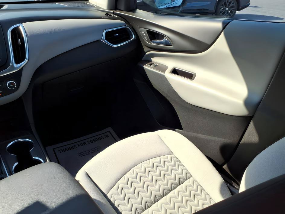 Used 2022 Silver Ice Metallic Chevrolet LT image 25
