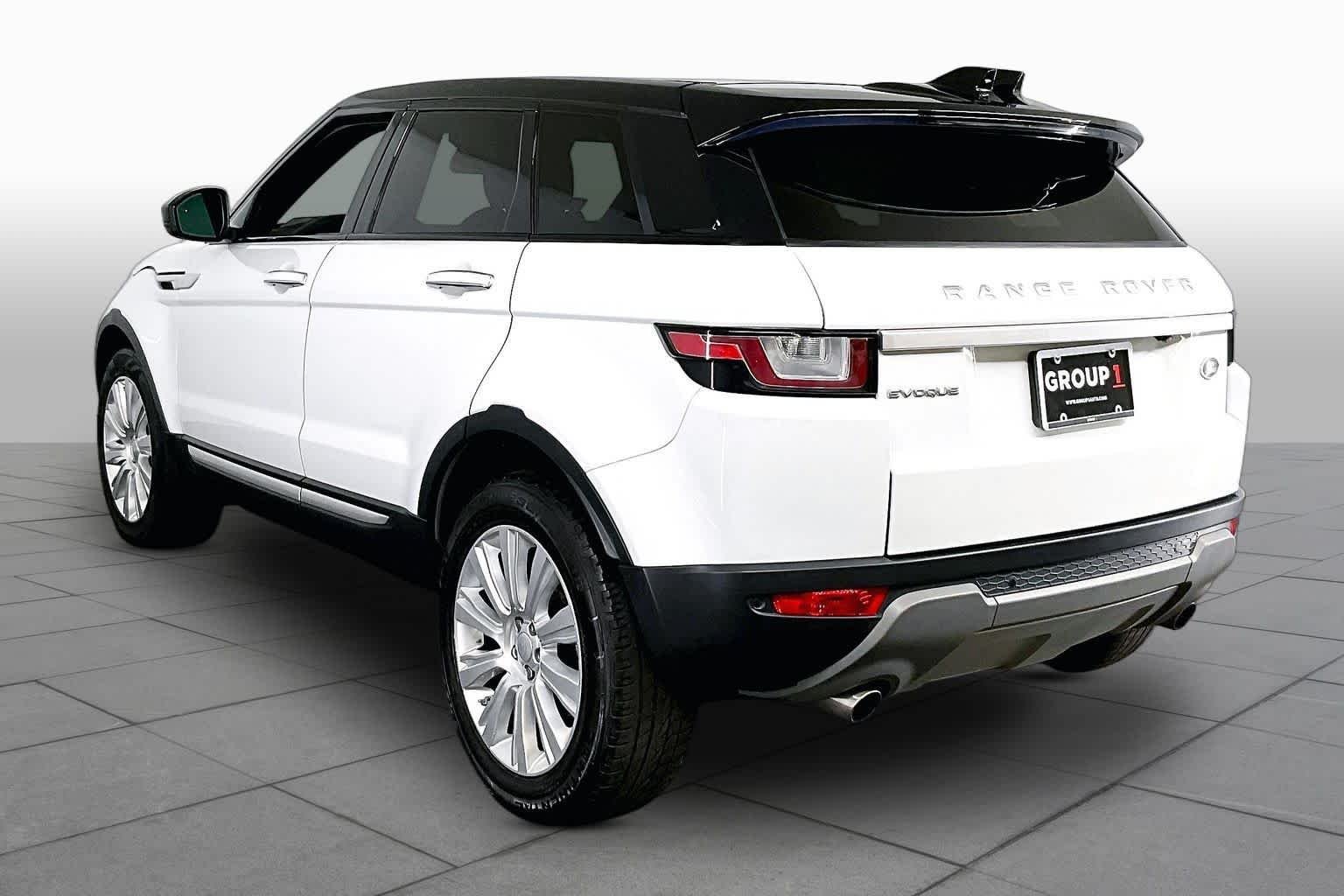 Used 2018 Fuji White Land Rover HSE image 12