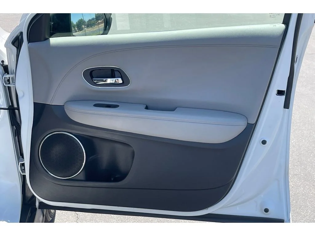 Used 2018 White Orchid Pearl Honda EX-L Navi image 22