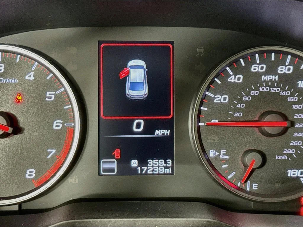 Used 2024 White Subaru Base image 14