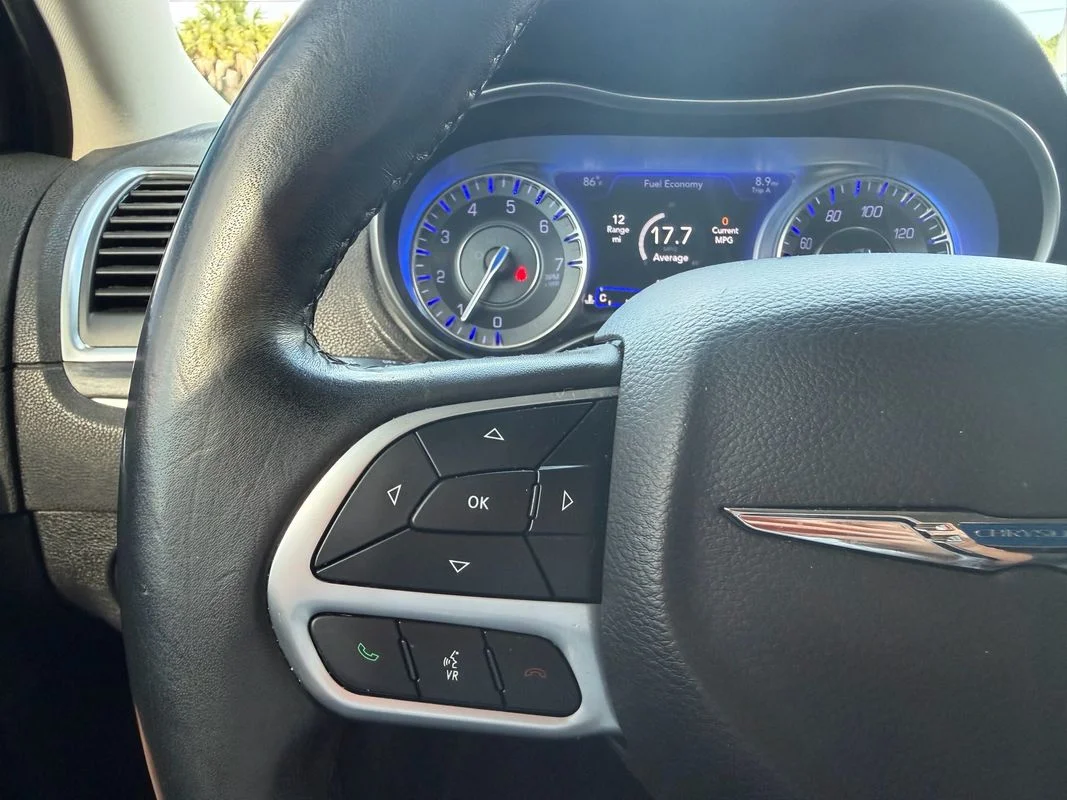 Used 2019  Chrysler Touring image 16