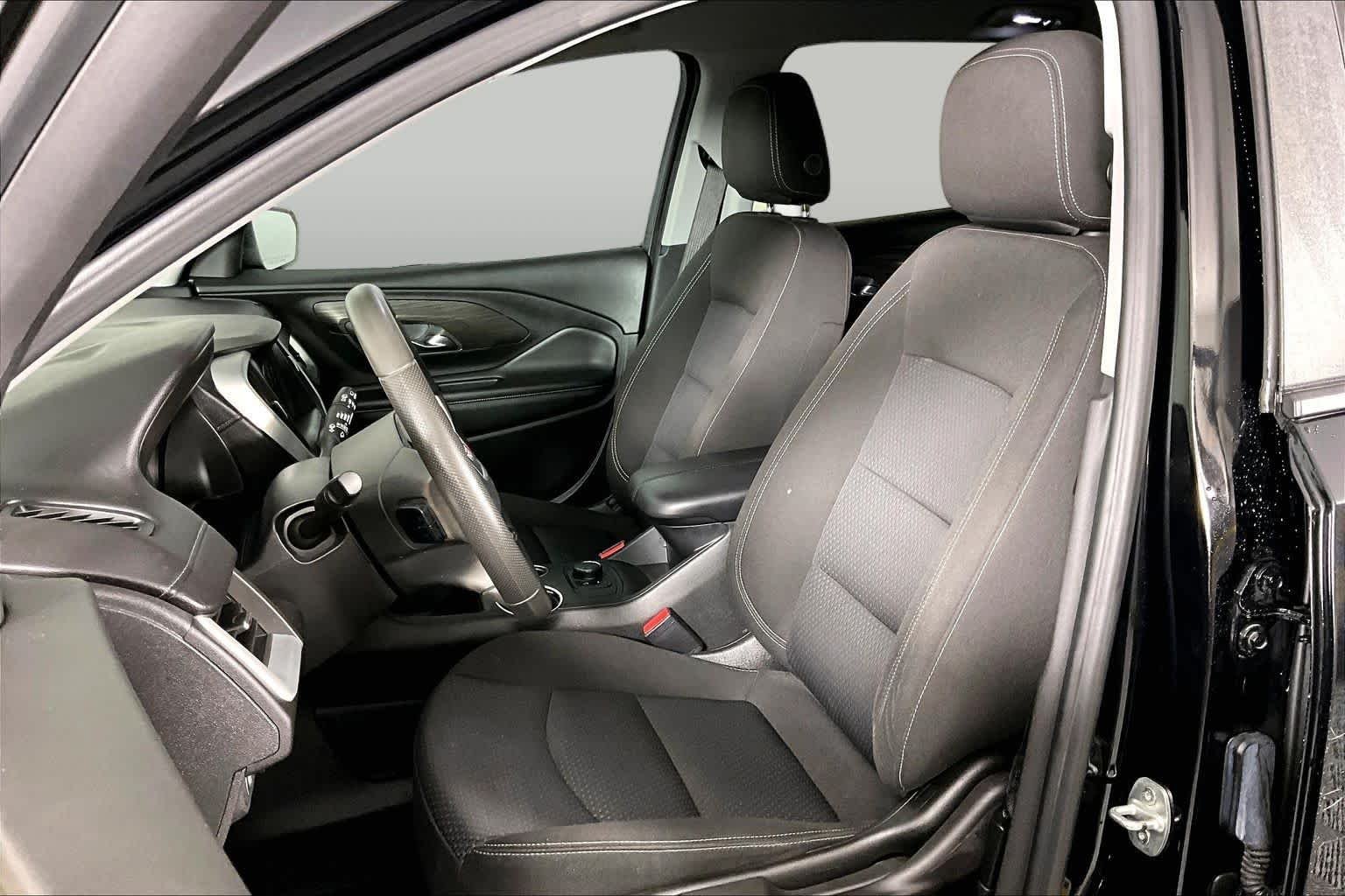 Used 2023 Ebony Twilight Metallic GMC SLE image 8