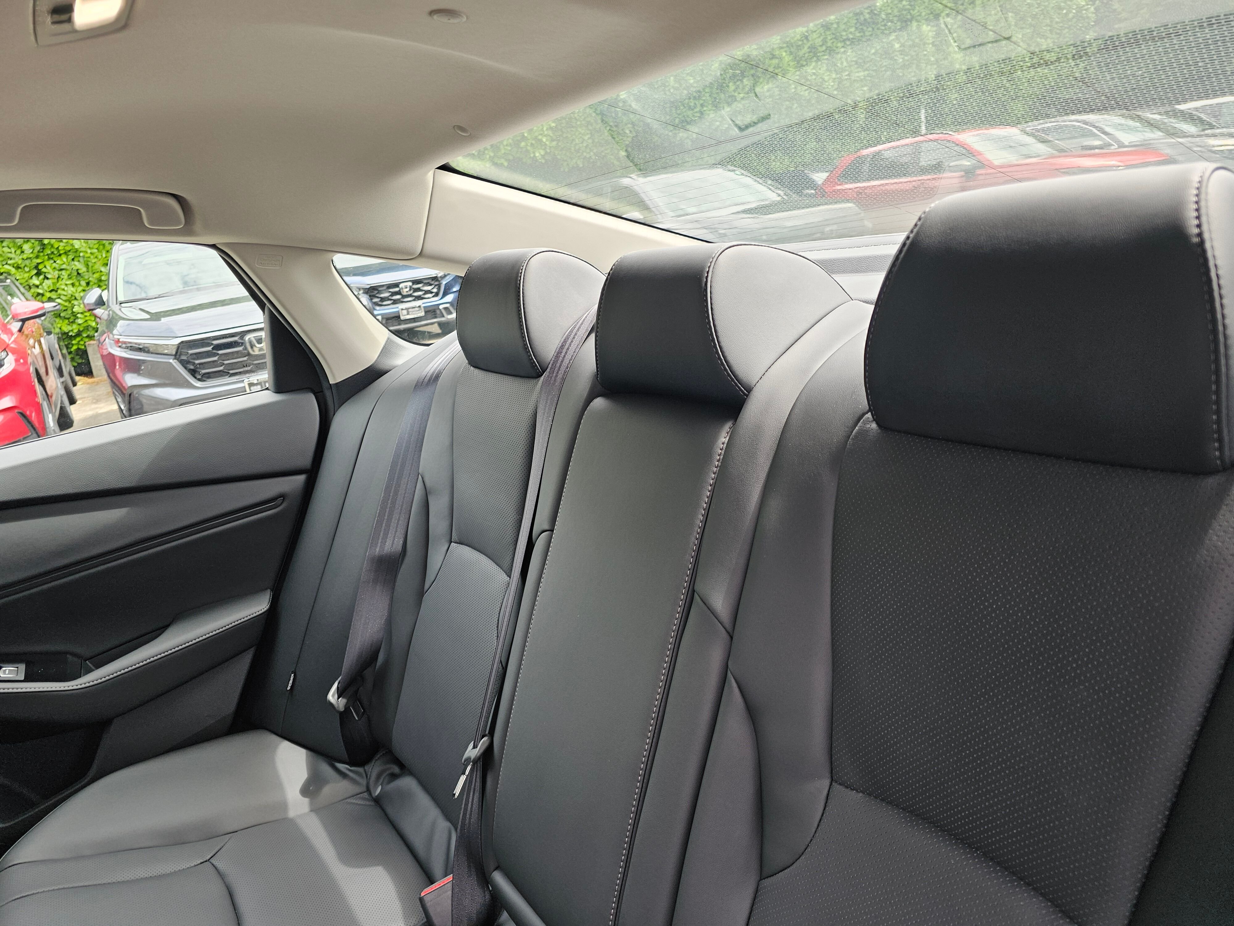 New 2026 Urban Gray Pearl Honda Touring image 22